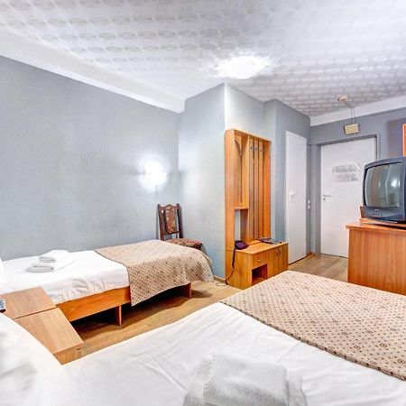 Hotel 7F Kiev Luaran gambar