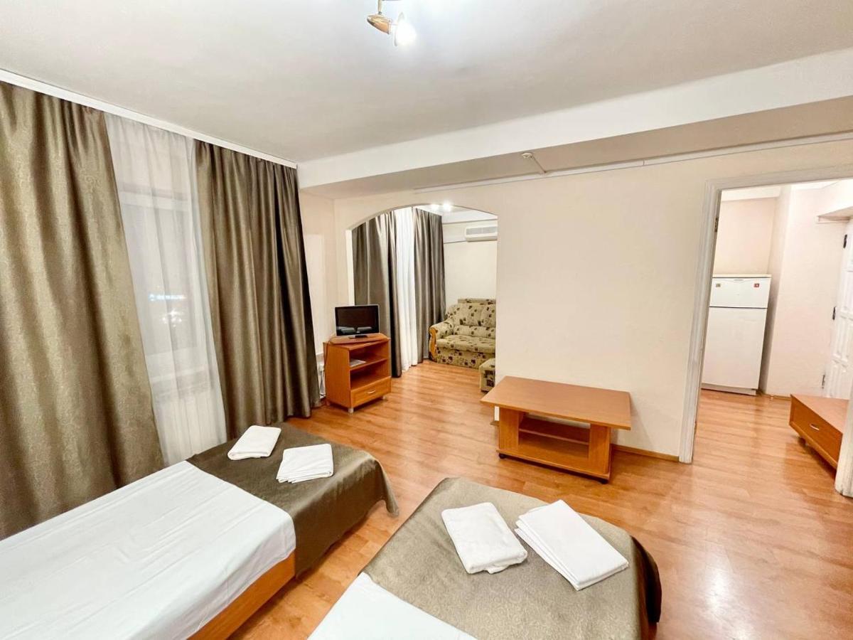 Hotel 7F Kiev Luaran gambar