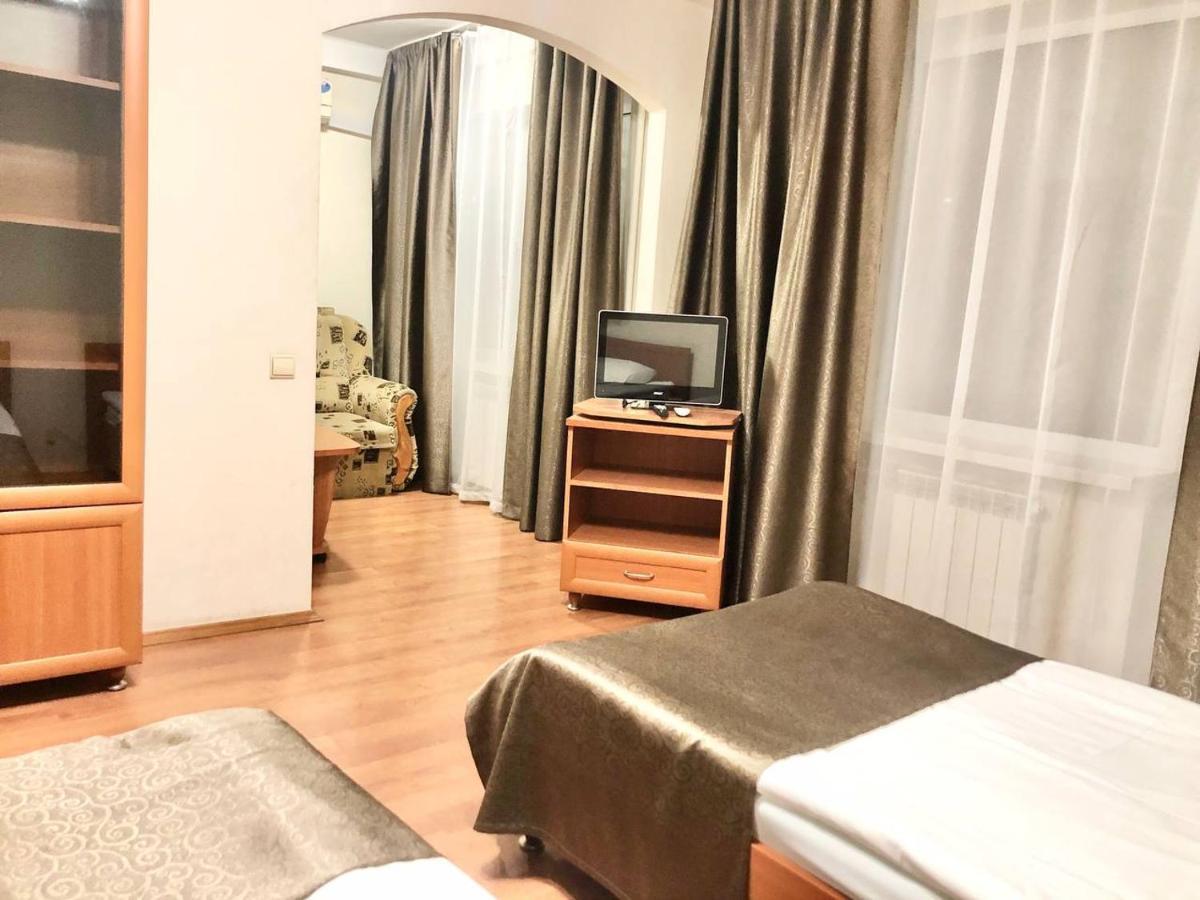 Hotel 7F Kiev Luaran gambar